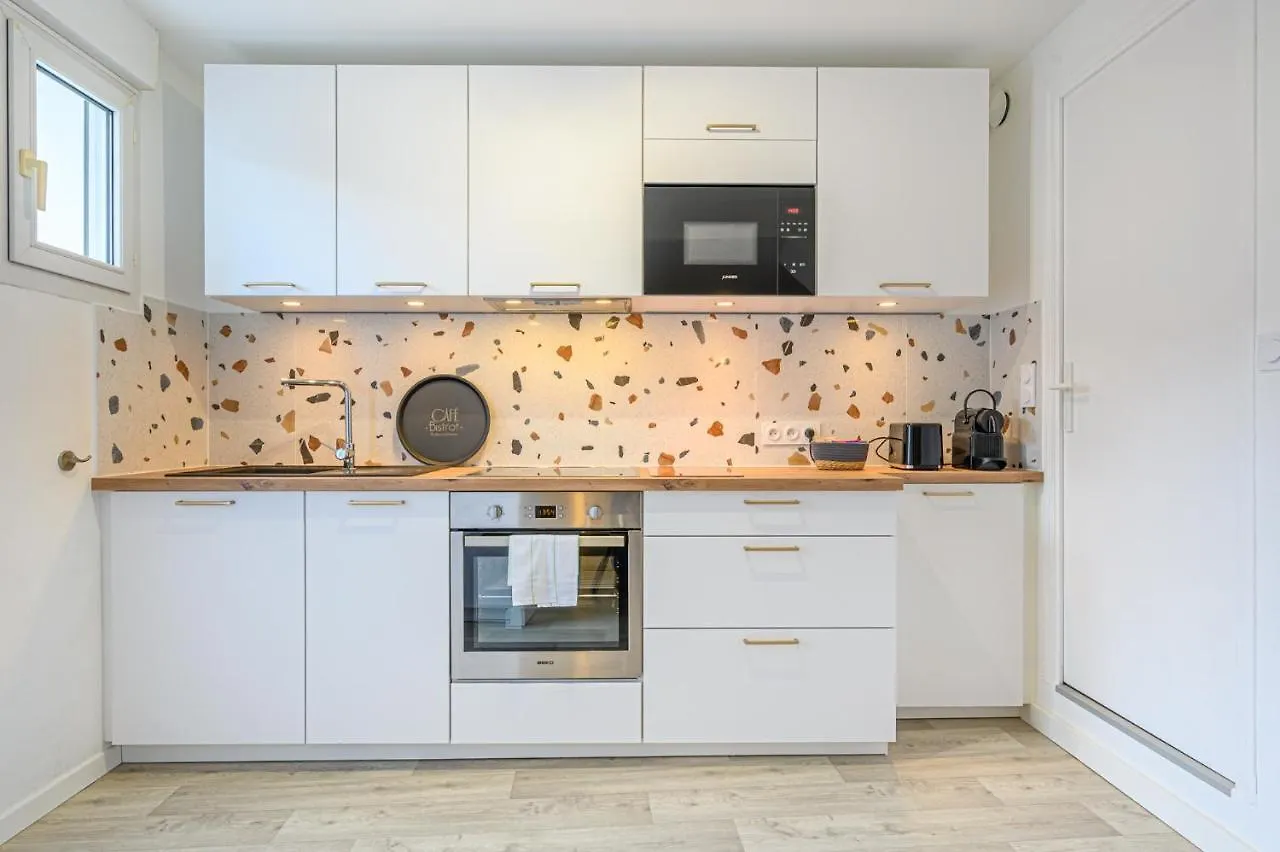 Le Krisco, Une Maisonnette En Coeur De Ville Avec Un Parking Prive Vannes 0*,  Franciaország